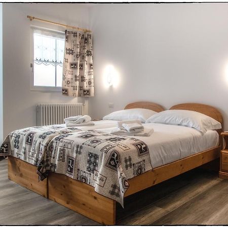 Albergo Ristorante Le Alpi La Frua ภายนอก รูปภาพ
