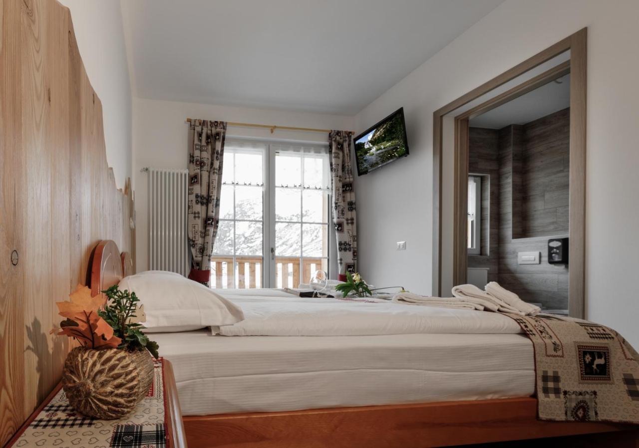 Albergo Ristorante Le Alpi La Frua ภายนอก รูปภาพ