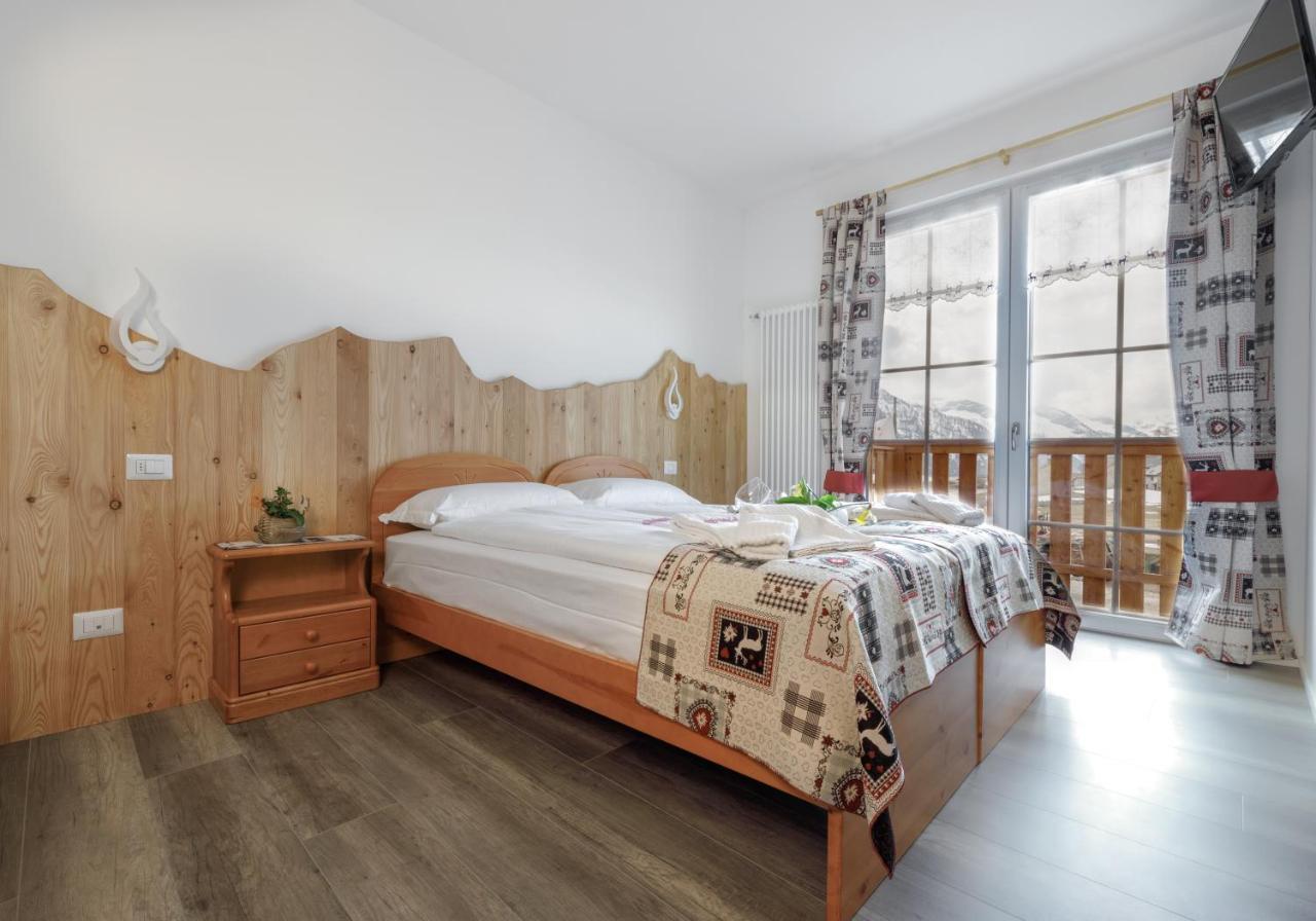 Albergo Ristorante Le Alpi La Frua ภายนอก รูปภาพ