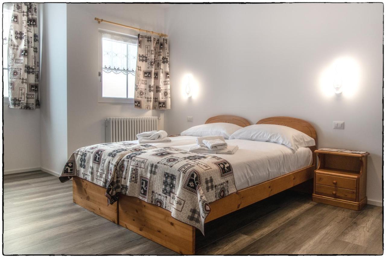 Albergo Ristorante Le Alpi La Frua ภายนอก รูปภาพ